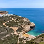 Casa Igreja * קארבואירו